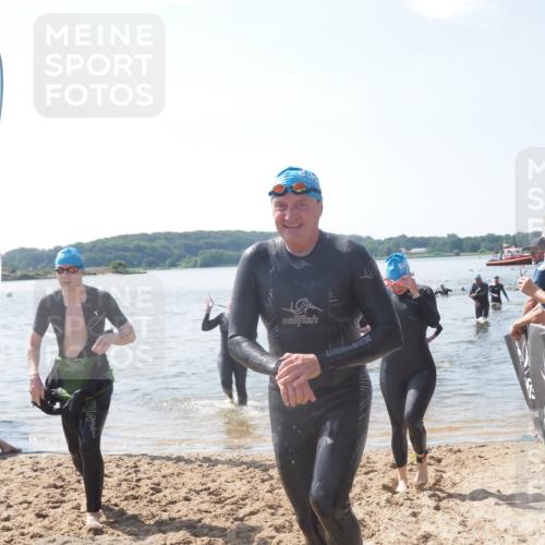 22.06.2025 - Viking Triathlon MichiJ http://msf.ph/oto/8103652 22.06.2025 10:46:49 Schwimmen 36, 143, 206, 498, 515 meine-sportfotos.de