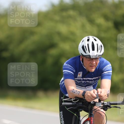 22.06.2025 - Viking Triathlon Yannick Fuchs http://msf.ph/oto/8103659 22.06.2025 11:27:16 Radfahren 172, 253, 367, 420, 437, 529, 652 meine-sportfotos.de