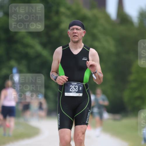 22.06.2025 - Viking Triathlon H.Heesch http://msf.ph/oto/8103702 22.06.2025 13:22:28 Laufen 204, 253, 411 meine-sportfotos.de