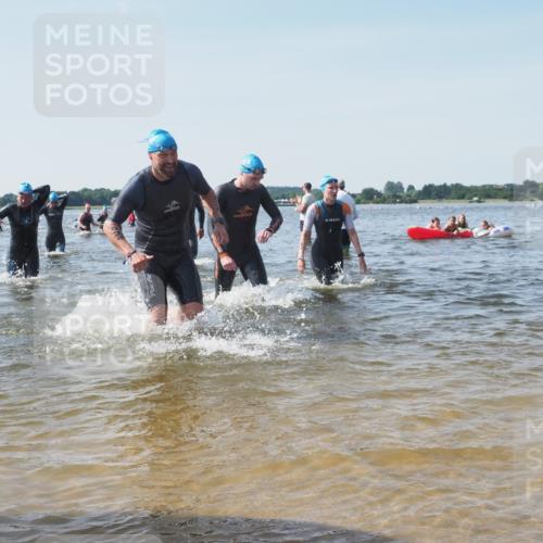 22.06.2025 - Viking Triathlon KatJ http://msf.ph/oto/8103707 22.06.2025 10:34:59 Schwimmen 17, 43, 77, 157, 161, 434, 475, 495, 548, 660 meine-sportfotos.de