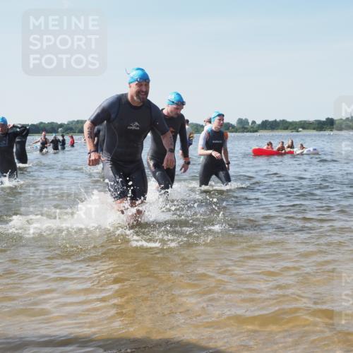 22.06.2025 - Viking Triathlon KatJ http://msf.ph/oto/8103710 22.06.2025 10:34:59 Schwimmen 17, 43, 77, 157, 161, 434, 475, 495, 548, 660 meine-sportfotos.de