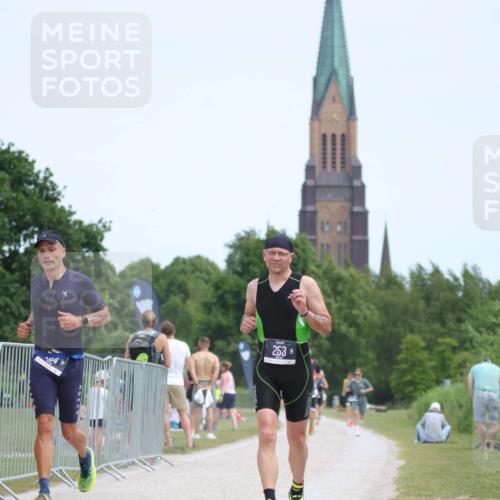 22.06.2025 - Viking Triathlon H.Heesch http://msf.ph/oto/8103717 22.06.2025 13:22:29 Laufen 204, 253, 411 meine-sportfotos.de