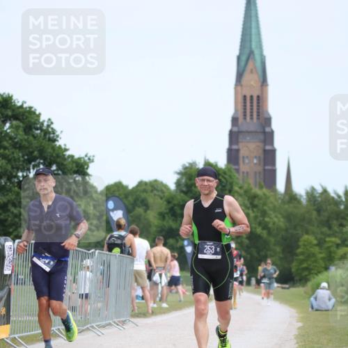 22.06.2025 - Viking Triathlon H.Heesch http://msf.ph/oto/8103722 22.06.2025 13:22:29 Laufen 204, 253, 411 meine-sportfotos.de