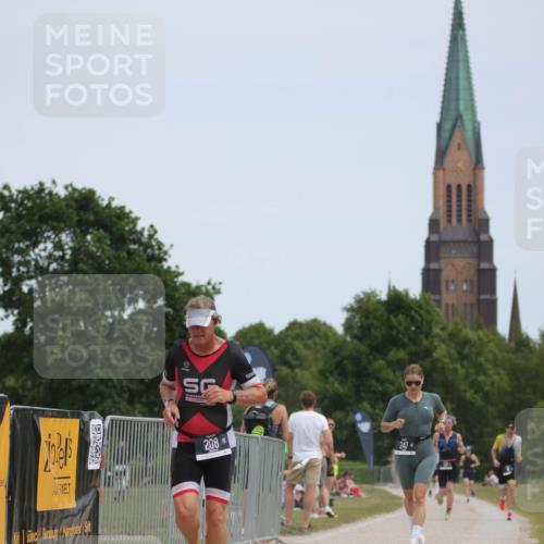 22.06.2025 - Viking Triathlon H.Heesch http://msf.ph/oto/8103748 22.06.2025 13:22:40 Laufen 208, 247 meine-sportfotos.de