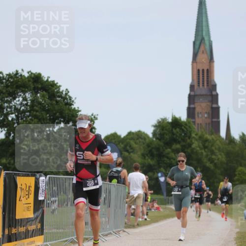 22.06.2025 - Viking Triathlon H.Heesch http://msf.ph/oto/8103751 22.06.2025 13:22:40 Laufen 208, 247 meine-sportfotos.de