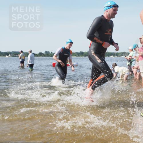 22.06.2025 - Viking Triathlon KatJ http://msf.ph/oto/8103756 22.06.2025 10:35:01 Schwimmen 17, 43, 139, 157, 161, 434, 475, 495, 548, 660 meine-sportfotos.de