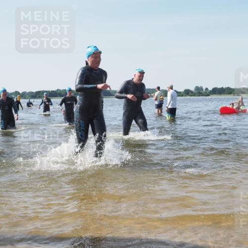 22.06.2025 - Viking Triathlon KatJ http://msf.ph/oto/8103796 22.06.2025 10:35:03 Schwimmen 17, 43, 139, 157, 161, 434, 475, 495, 548, 660 meine-sportfotos.de