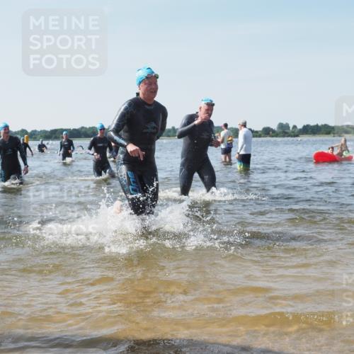 22.06.2025 - Viking Triathlon KatJ http://msf.ph/oto/8103804 22.06.2025 10:35:03 Schwimmen 17, 43, 139, 157, 161, 434, 475, 495, 548, 660 meine-sportfotos.de