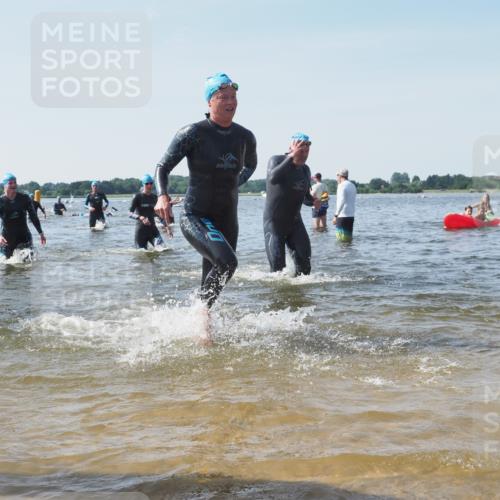 22.06.2025 - Viking Triathlon KatJ http://msf.ph/oto/8103810 22.06.2025 10:35:03 Schwimmen 17, 43, 139, 157, 161, 434, 475, 495, 548, 660 meine-sportfotos.de