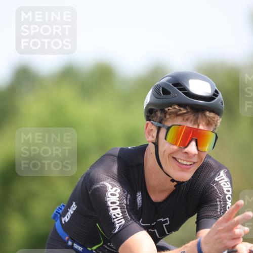 22.06.2025 - Viking Triathlon Yannick Fuchs http://msf.ph/oto/8103813 22.06.2025 12:06:53 Radfahren 365, 398, 466, 518 meine-sportfotos.de