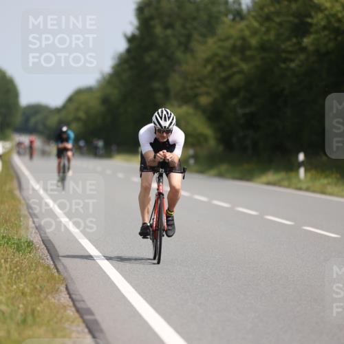 22.06.2025 - Viking Triathlon Yannick Fuchs http://msf.ph/oto/8103815 22.06.2025 11:27:24 Radfahren 57, 172, 258, 289, 359, 367, 420, 652 meine-sportfotos.de