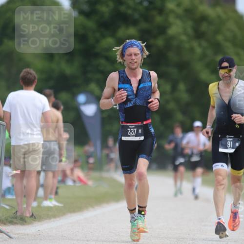 22.06.2025 - Viking Triathlon H.Heesch http://msf.ph/oto/8103818 22.06.2025 13:22:45 Laufen 91, 208, 247, 337 meine-sportfotos.de