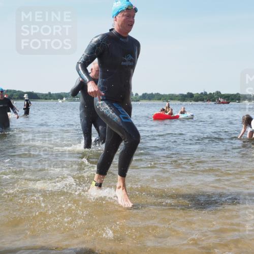 22.06.2025 - Viking Triathlon KatJ http://msf.ph/oto/8103835 22.06.2025 10:35:04 Schwimmen 17, 43, 139, 157, 475, 495, 548, 660 meine-sportfotos.de