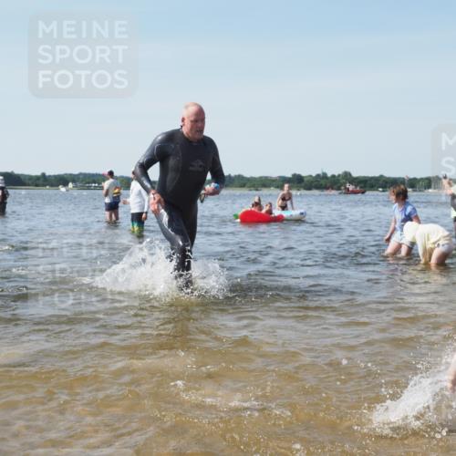 22.06.2025 - Viking Triathlon KatJ http://msf.ph/oto/8103879 22.06.2025 10:35:05 Schwimmen 17, 43, 139, 157, 365, 475, 495, 548, 660 meine-sportfotos.de