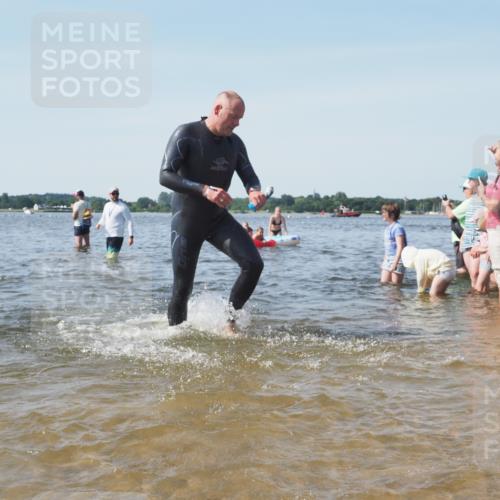22.06.2025 - Viking Triathlon KatJ http://msf.ph/oto/8103904 22.06.2025 10:35:05 Schwimmen 17, 43, 139, 157, 365, 475, 495, 548, 660 meine-sportfotos.de