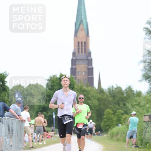 22.06.2025 - Viking Triathlon H.Heesch http://msf.ph/oto/8103956 22.06.2025 13:40:21 Laufen 435, 654, 661 meine-sportfotos.de