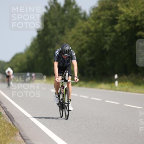 22.06.2025 - Viking Triathlon Yannick Fuchs http://msf.ph/oto/8104004 22.06.2025 12:07:22 Radfahren 3, 21, 200, 469 meine-sportfotos.de