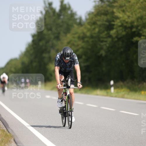 22.06.2025 - Viking Triathlon Yannick Fuchs http://msf.ph/oto/8104014 22.06.2025 12:07:22 Radfahren 3, 21, 200, 469 meine-sportfotos.de