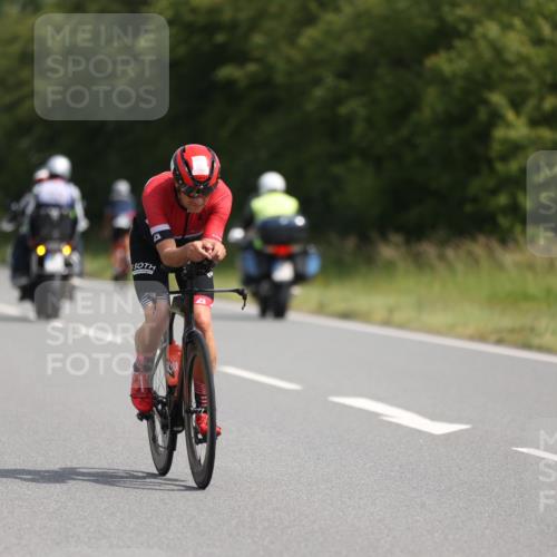 22.06.2025 - Viking Triathlon Yannick Fuchs http://msf.ph/oto/8104043 22.06.2025 11:27:40 Radfahren 235, 397 meine-sportfotos.de
