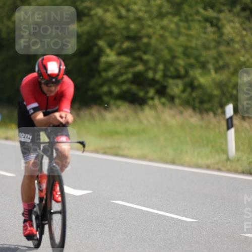 22.06.2025 - Viking Triathlon Yannick Fuchs http://msf.ph/oto/8104058 22.06.2025 11:27:40 Radfahren 235, 397 meine-sportfotos.de