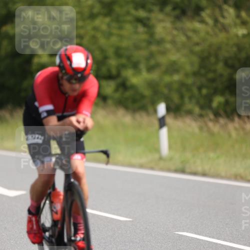 22.06.2025 - Viking Triathlon Yannick Fuchs http://msf.ph/oto/8104068 22.06.2025 11:27:41 Radfahren 235, 397 meine-sportfotos.de