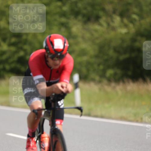 22.06.2025 - Viking Triathlon Yannick Fuchs http://msf.ph/oto/8104076 22.06.2025 11:27:41 Radfahren 235, 397 meine-sportfotos.de