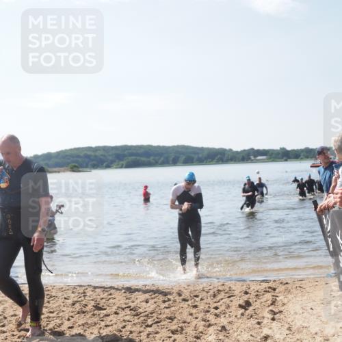 22.06.2025 - Viking Triathlon MichiJ http://msf.ph/oto/8104079 22.06.2025 10:47:10 Schwimmen 51, 74, 76, 378, 421 meine-sportfotos.de