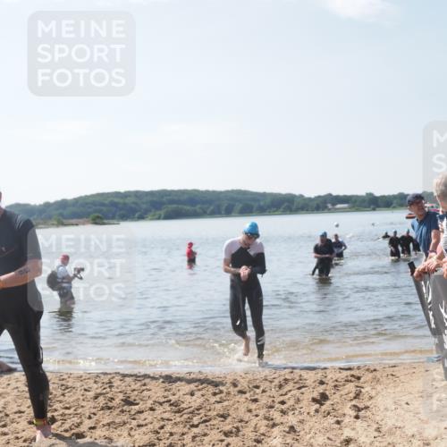 22.06.2025 - Viking Triathlon MichiJ http://msf.ph/oto/8104090 22.06.2025 10:47:10 Schwimmen 51, 74, 76, 378, 421 meine-sportfotos.de