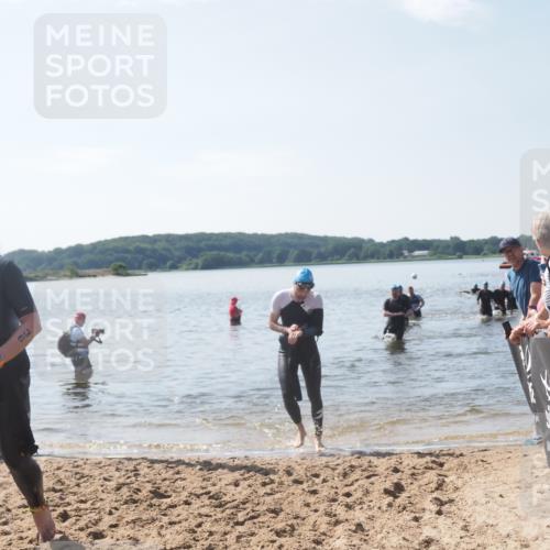 22.06.2025 - Viking Triathlon MichiJ http://msf.ph/oto/8104100 22.06.2025 10:47:10 Schwimmen 51, 74, 76, 378, 421 meine-sportfotos.de