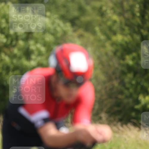 22.06.2025 - Viking Triathlon Yannick Fuchs http://msf.ph/oto/8104106 22.06.2025 11:27:41 Radfahren 235, 397 meine-sportfotos.de