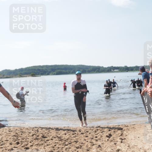 22.06.2025 - Viking Triathlon MichiJ http://msf.ph/oto/8104123 22.06.2025 10:47:10 Schwimmen 51, 74, 76, 378, 421 meine-sportfotos.de