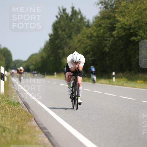 22.06.2025 - Viking Triathlon Yannick Fuchs http://msf.ph/oto/8104143 22.06.2025 12:07:28 Radfahren 21, 382, 469 meine-sportfotos.de
