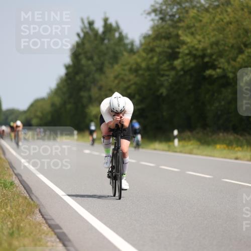 22.06.2025 - Viking Triathlon Yannick Fuchs http://msf.ph/oto/8104146 22.06.2025 12:07:28 Radfahren 21, 382, 469 meine-sportfotos.de