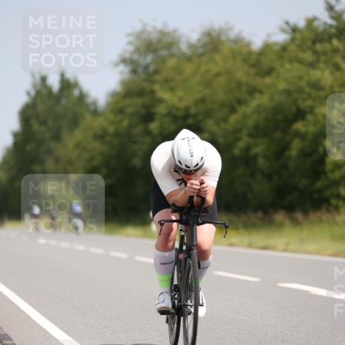 22.06.2025 - Viking Triathlon Yannick Fuchs http://msf.ph/oto/8104174 22.06.2025 12:07:30 Radfahren 21, 382 meine-sportfotos.de