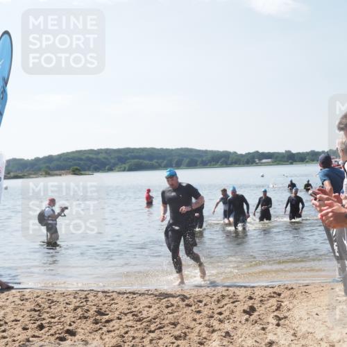 22.06.2025 - Viking Triathlon MichiJ http://msf.ph/oto/8104180 22.06.2025 10:47:20 Schwimmen 51, 74, 76, 267, 421, 547 meine-sportfotos.de