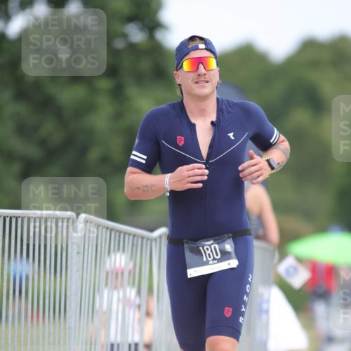 22.06.2025 - Viking Triathlon H.Heesch http://msf.ph/oto/8104197 22.06.2025 13:23:59 Laufen 85, 180, 313, 366 meine-sportfotos.de