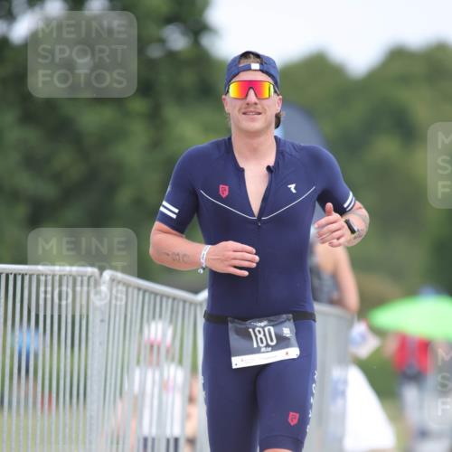 22.06.2025 - Viking Triathlon H.Heesch http://msf.ph/oto/8104200 22.06.2025 13:23:59 Laufen 85, 180, 313, 366 meine-sportfotos.de