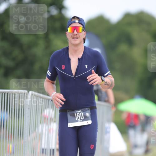 22.06.2025 - Viking Triathlon H.Heesch http://msf.ph/oto/8104205 22.06.2025 13:23:59 Laufen 85, 180, 313, 366 meine-sportfotos.de