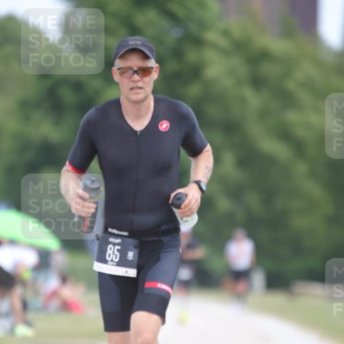 22.06.2025 - Viking Triathlon H.Heesch http://msf.ph/oto/8104217 22.06.2025 13:24:01 Laufen 85, 180, 313, 366 meine-sportfotos.de