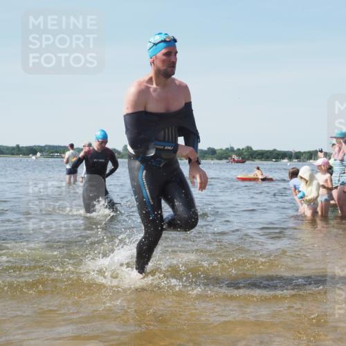 22.06.2025 - Viking Triathlon KatJ http://msf.ph/oto/8104308 22.06.2025 10:35:25 Schwimmen 107, 127, 204, 296, 320, 365, 395, 415, 482, 508, 632 meine-sportfotos.de