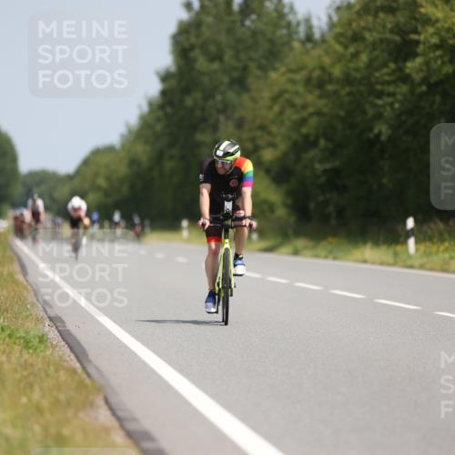 22.06.2025 - Viking Triathlon Yannick Fuchs http://msf.ph/oto/8104313 22.06.2025 12:07:40 Radfahren 11, 33, 97, 179, 382, 420, 556 meine-sportfotos.de
