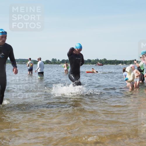 22.06.2025 - Viking Triathlon KatJ http://msf.ph/oto/8104314 22.06.2025 10:35:26 Schwimmen 107, 127, 134, 204, 296, 320, 365, 395, 415, 482, 508, 602, 632 meine-sportfotos.de
