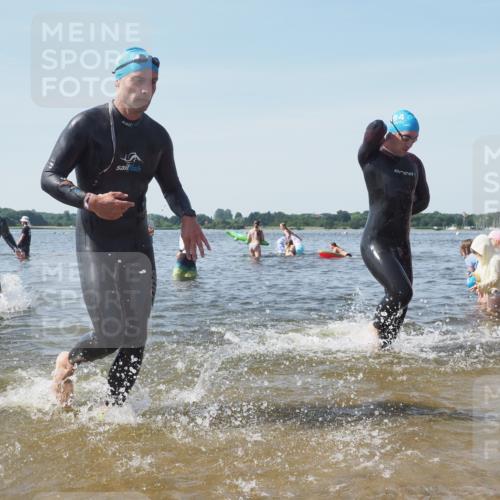 22.06.2025 - Viking Triathlon KatJ http://msf.ph/oto/8104326 22.06.2025 10:35:27 Schwimmen 107, 127, 134, 204, 296, 320, 395, 415, 482, 508, 602, 632 meine-sportfotos.de