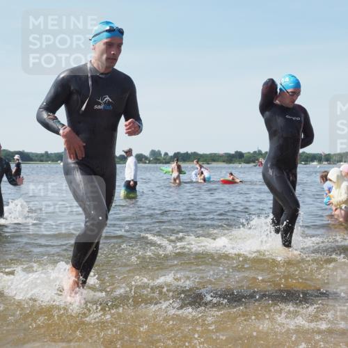 22.06.2025 - Viking Triathlon KatJ http://msf.ph/oto/8104330 22.06.2025 10:35:27 Schwimmen 107, 127, 134, 204, 296, 320, 395, 415, 482, 508, 602, 632 meine-sportfotos.de