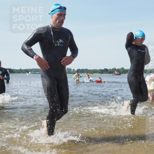 22.06.2025 - Viking Triathlon KatJ http://msf.ph/oto/8104338 22.06.2025 10:35:27 Schwimmen 107, 127, 134, 204, 296, 320, 395, 415, 482, 508, 602, 632 meine-sportfotos.de