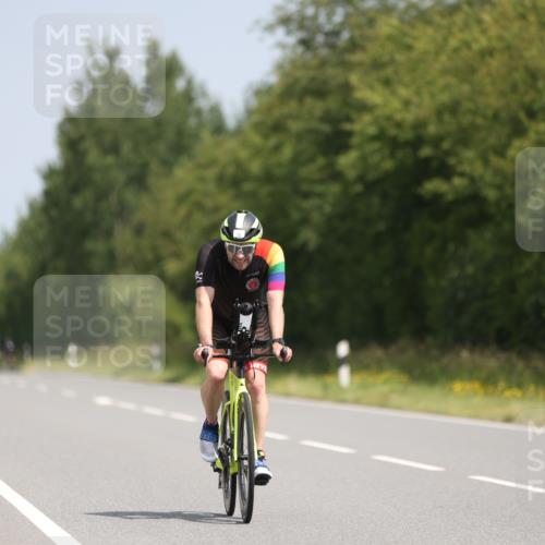 22.06.2025 - Viking Triathlon Yannick Fuchs http://msf.ph/oto/8104342 22.06.2025 12:07:41 Radfahren 11, 33, 97, 179, 382, 420, 556 meine-sportfotos.de
