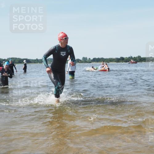 22.06.2025 - Viking Triathlon KatJ http://msf.ph/oto/8104356 22.06.2025 10:35:29 Schwimmen 20, 62, 107, 127, 134, 154, 204, 320, 395, 415, 482, 508, 602, 632 meine-sportfotos.de