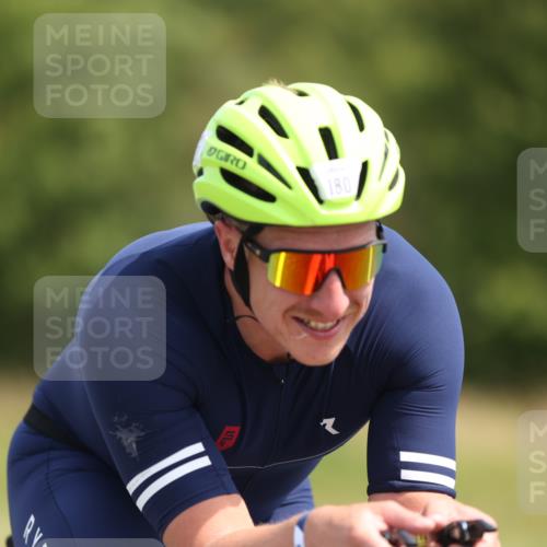 22.06.2025 - Viking Triathlon Yannick Fuchs http://msf.ph/oto/8104357 22.06.2025 11:28:01 Radfahren 86, 180, 454, 513, 639 meine-sportfotos.de