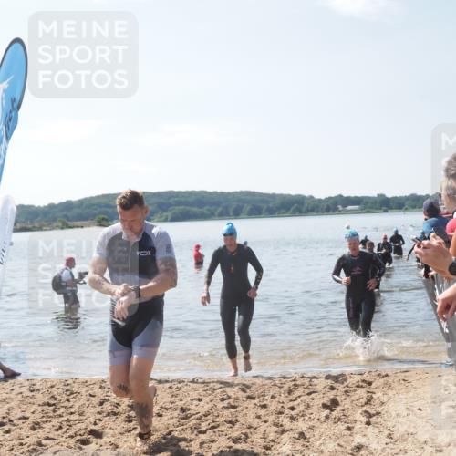 22.06.2025 - Viking Triathlon MichiJ http://msf.ph/oto/8104368 22.06.2025 10:47:31 Schwimmen 23, 71, 76, 183, 261, 267, 547, 606 meine-sportfotos.de