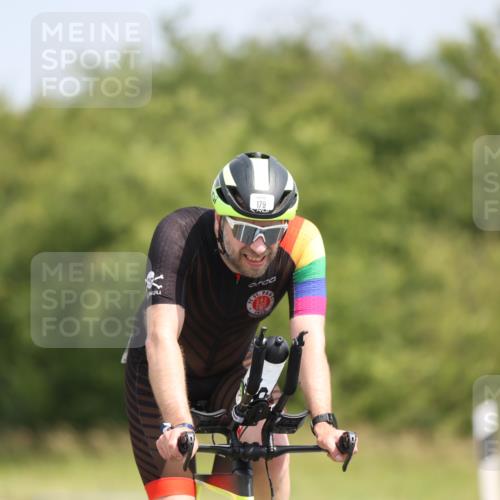 22.06.2025 - Viking Triathlon Yannick Fuchs http://msf.ph/oto/8104389 22.06.2025 12:07:43 Radfahren 11, 33, 97, 179, 396, 420, 556 meine-sportfotos.de